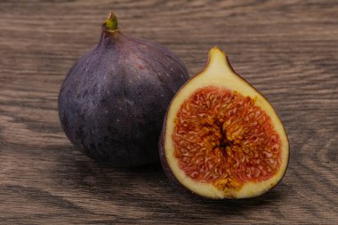 Tatlı mor incir meyvesi dilimi