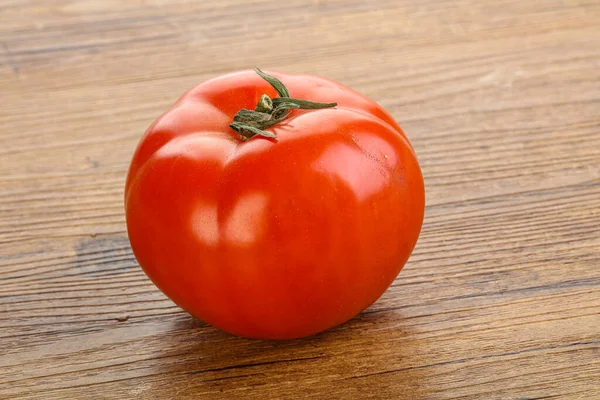 Grande Tomate Juteuse Mûre Rouge Isolée — Photo