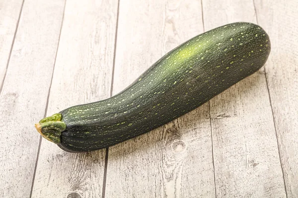 Gustose Giovani Zucchine Naturali Biologiche Isolate — Foto Stock