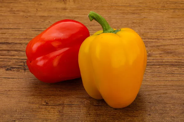 Zwei Reife Süße Bulgarische Paprika — Stockfoto