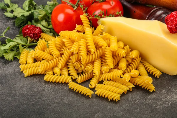 Italian Pasta Raw Girandole Cooking Served Vegetables — Stock Photo, Image