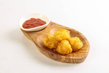 Deniztarağı ve soslu geleneksel Japon temposu.