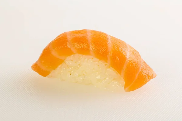 日本传统寿司加鲑鱼鱼 — 图库照片