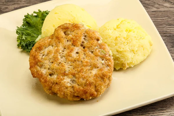 Chuleta Pollo Picado Con Puré Papa —  Fotos de Stock