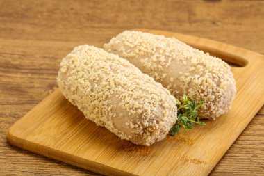 Fırında pişmemiş tavuk pirzolası.