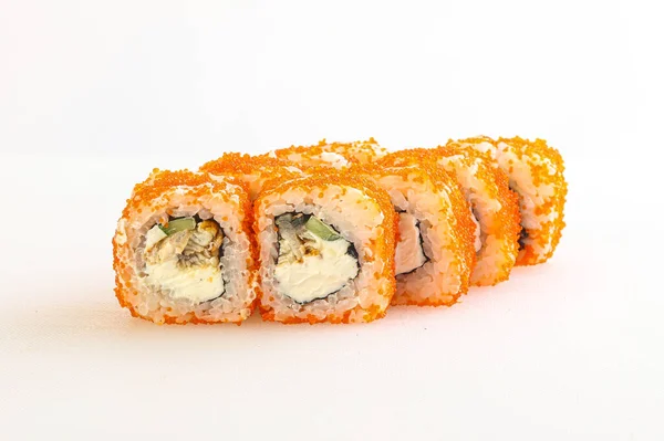 Yılan Balığı Havyarlı Geleneksel Japon Roll — Stok fotoğraf