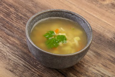 Havuçlu ve patatesli lezzetli tavuk çorbası