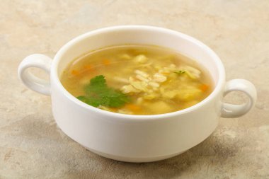 Havuçlu ve patatesli lezzetli tavuk çorbası