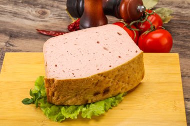 Ev yapımı geleneksel rulo köfte.