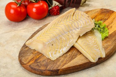 Pişirmek için çiğ balık filetosu