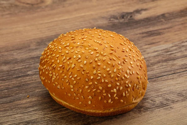 Färsk Hamburgerbröd Med Sesamfrön — Stockfoto