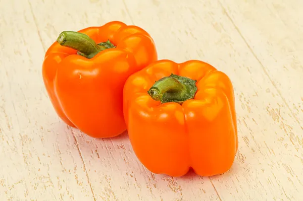 Két Narancssárga Édes Édes Bell Pepper — Stock Fotó