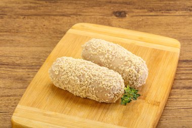 Fırında pişmemiş tavuk pirzolası.