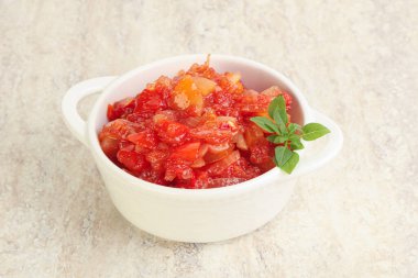 Sebzeli Macaristan vejetaryen Lecho atıştırması