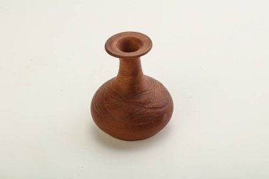 İzole edilmiş sunucular için boş seramik vazo