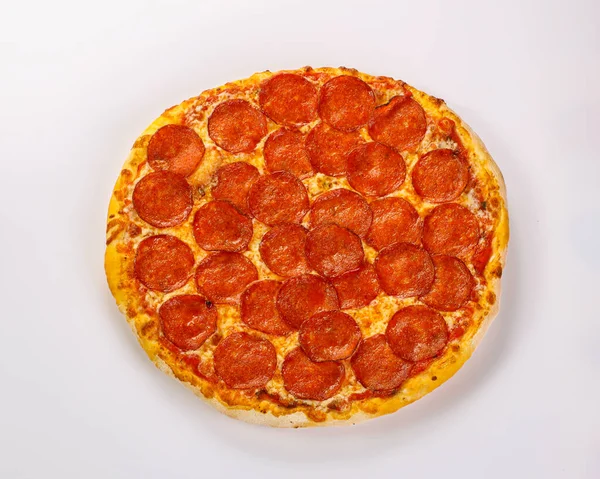 Pizza Tradicional Italiana Com Salsichas Pepperoni — Fotografia de Stock