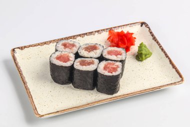 Japon klasiği, ton balığı ve pilav.