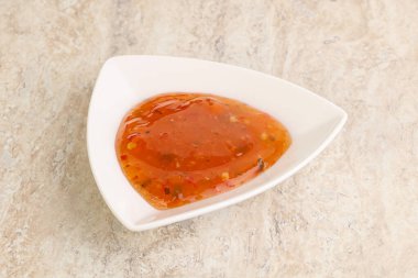 Asya tatlı ve ekşi sosu kasede