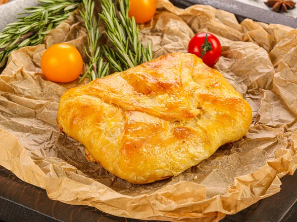 Caucasian Traditional Cuisine Layered Khachapuri Cheese — Stock Photo, Image