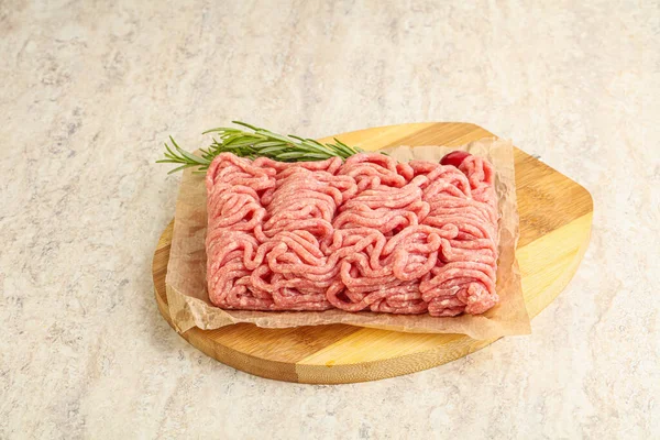 Obearbetat Malet Kött Nötkött Avsett För Matlagning Ombord — Stockfoto