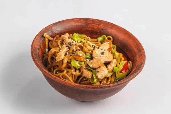 Asiático Tradicional Wok Udon Fideos Con Pollo —  Fotos de Stock