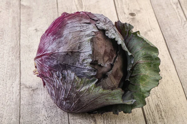 Repolho Violeta Orgânico Maduro Natural Isolado — Fotografia de Stock