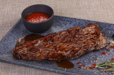 Biber ve ızgara biftek servis edildi.