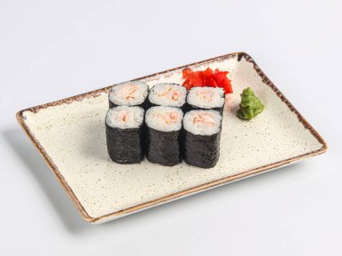 Japon usulü karides, nori ve pilav.