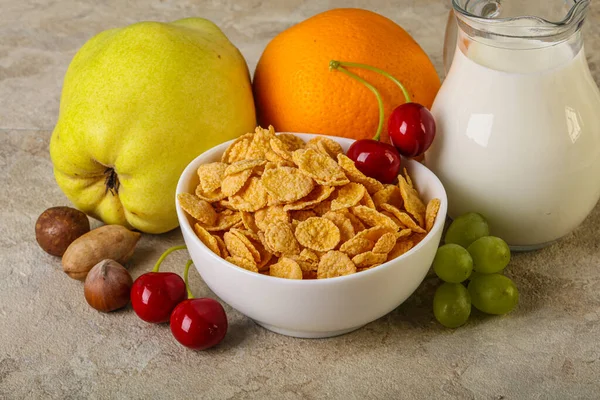 Desayuno Con Copos Maíz Frutas Leche —  Fotos de Stock