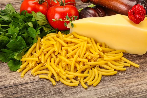 Italian Pasta Raw Maccheroni Cooking Served Vegetables — Stock Photo, Image