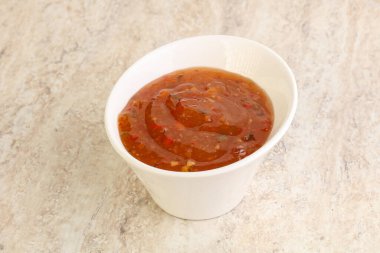 Asya tatlı ve ekşi sosu kasede