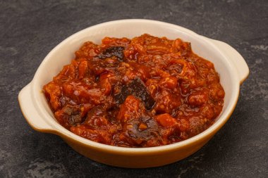 Domatesli ve otlu patlıcan sote.