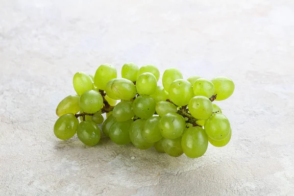 Ripe Sweet Green Grape Branch Isolated — Stock Photo, Image