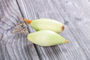 Pişirmek için olgun ve lezzetli soğan