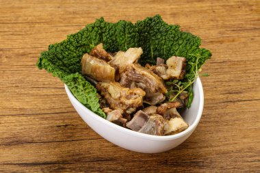 Kavanozda baharatlı kuzu eti