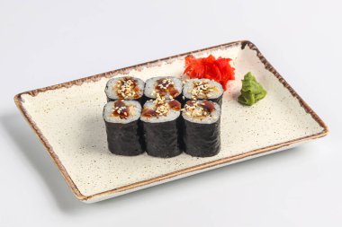 Japon maki peyniri, yılan balığı, nori ve pilav.