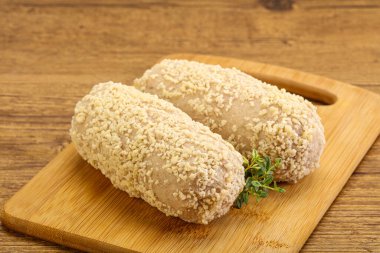 Fırında pişmemiş tavuk pirzolası.