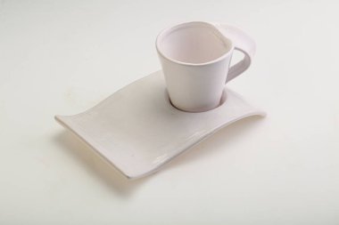 Çay için boş bardak ya da izole kahve.