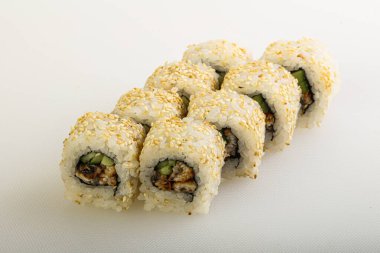 Japon geleneksel rulosu, yılan balığı, nori ve pilav.