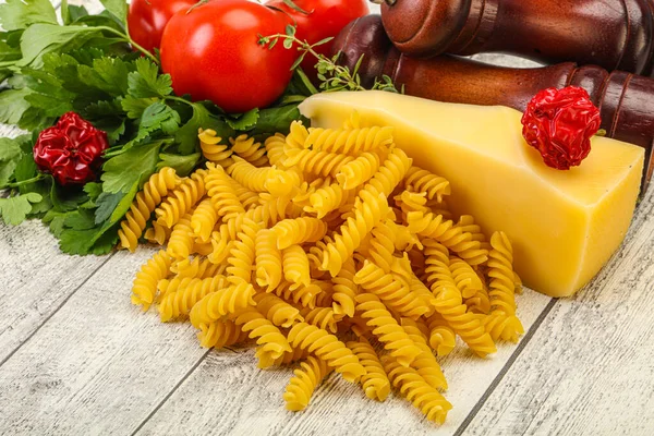 Italian Pasta Raw Girandole Cooking Served Vegetables — Stock Photo, Image
