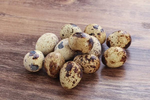 Raw Delicatessen Quail Eggs Heap Bowl — Stock Photo, Image