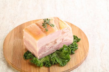 Ev yapımı domuz pastırması.