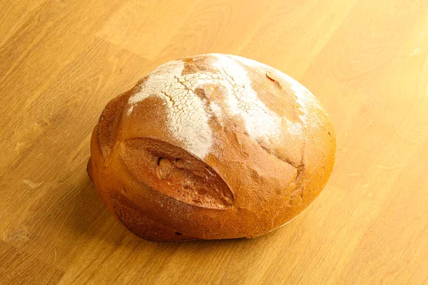 Pão Crosta Cereais Centeio Orgânico Sobre Bordo — Fotografia de Stock