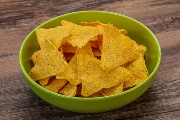 Meksika mısır cipsi üçgen yığını.
