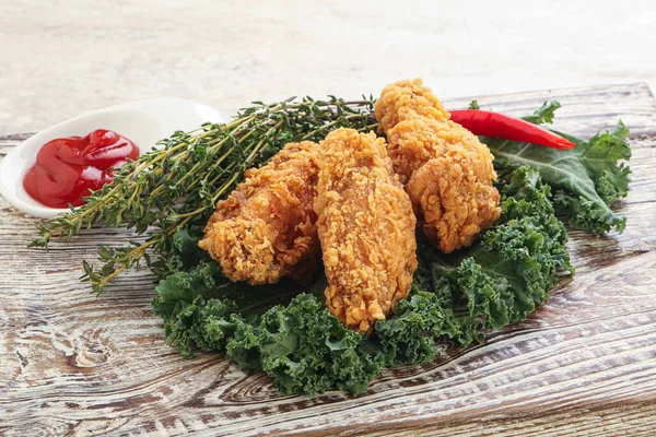 Knusprig Gebratene Chicken Wings Mit Tomatenketchup — Stockfoto