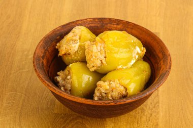 Çan Bulgar biberi doldurulmuş et ve pirinç