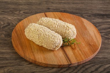 Fırında pişmemiş tavuk pirzolası.