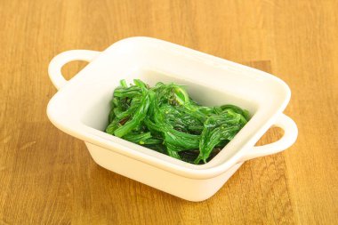 Japon geleneksel vejetaryen deniz yosunu salatası Chukka