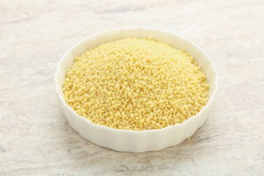 Pişirmek için klozette çiğ kuskus