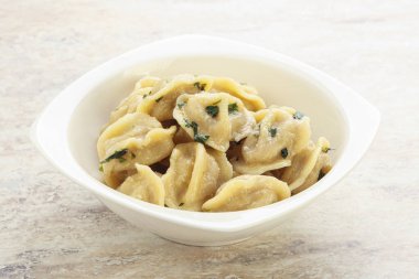 Rus köfteleri et ve tereyağlı.